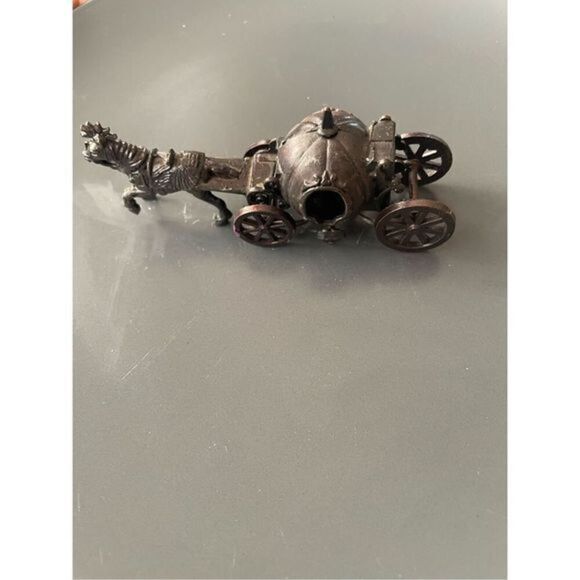 Vintage Die Cast Horse and Carriage Pencil Sharpener - Picture 1 of 3